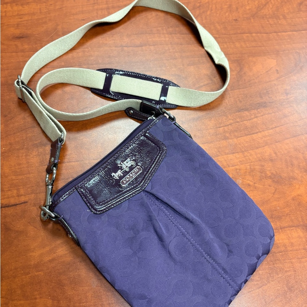 Coach Purple Signature Messenger with Ivory Strap - Picture 2 of 7